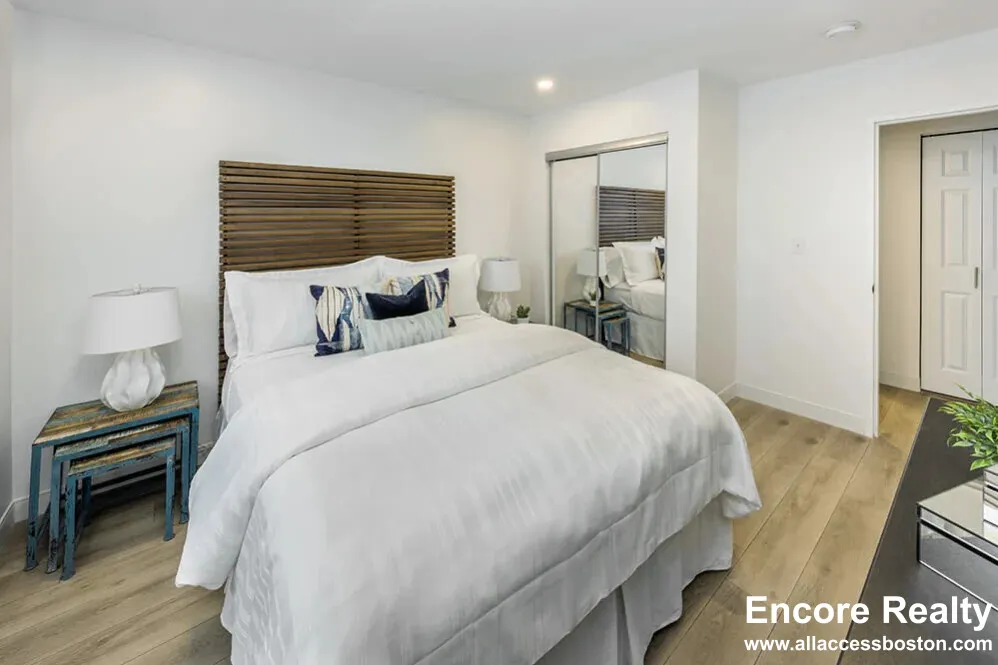 1 bed, 1 bath apartment for rent at 10 Camelot Ct Unit 3E, Brighton — photo 3 of 26