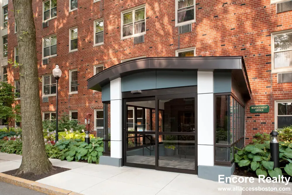 1 bed, 1 bath apartment for rent at 10 Camelot Ct Unit 3E, Brighton — photo 16 of 26