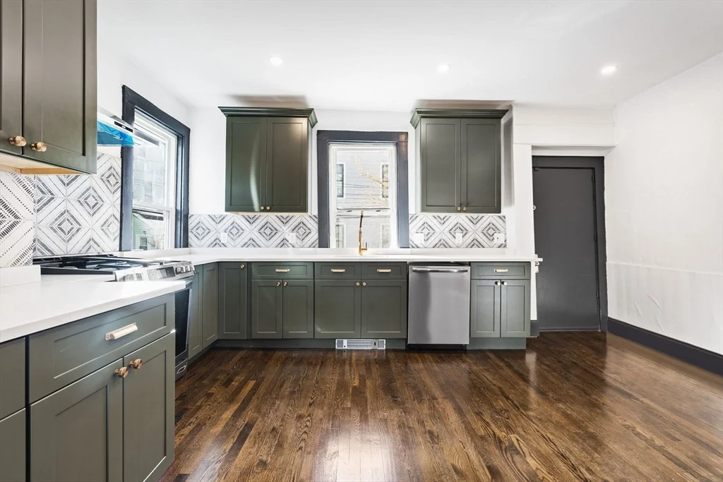 2 bed, 1 bath apartment for rent at 10 Carlton St Unit 1, Somerville — photo 3 of 14