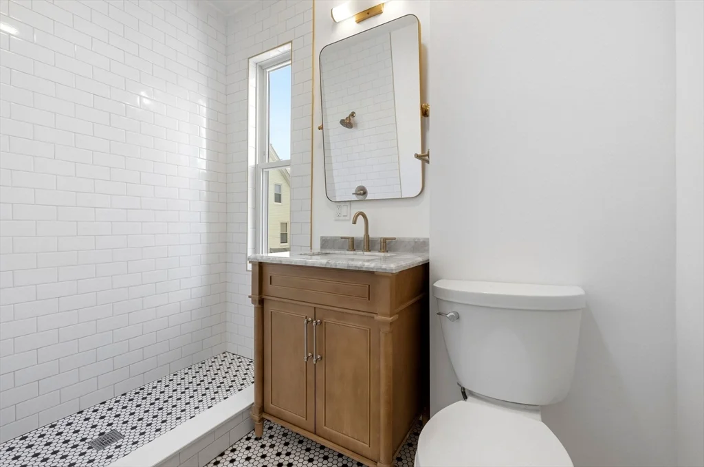 2 bed, 1 bath apartment for rent at 10 Carlton St Unit 2, Union Square — photo 8 of 11