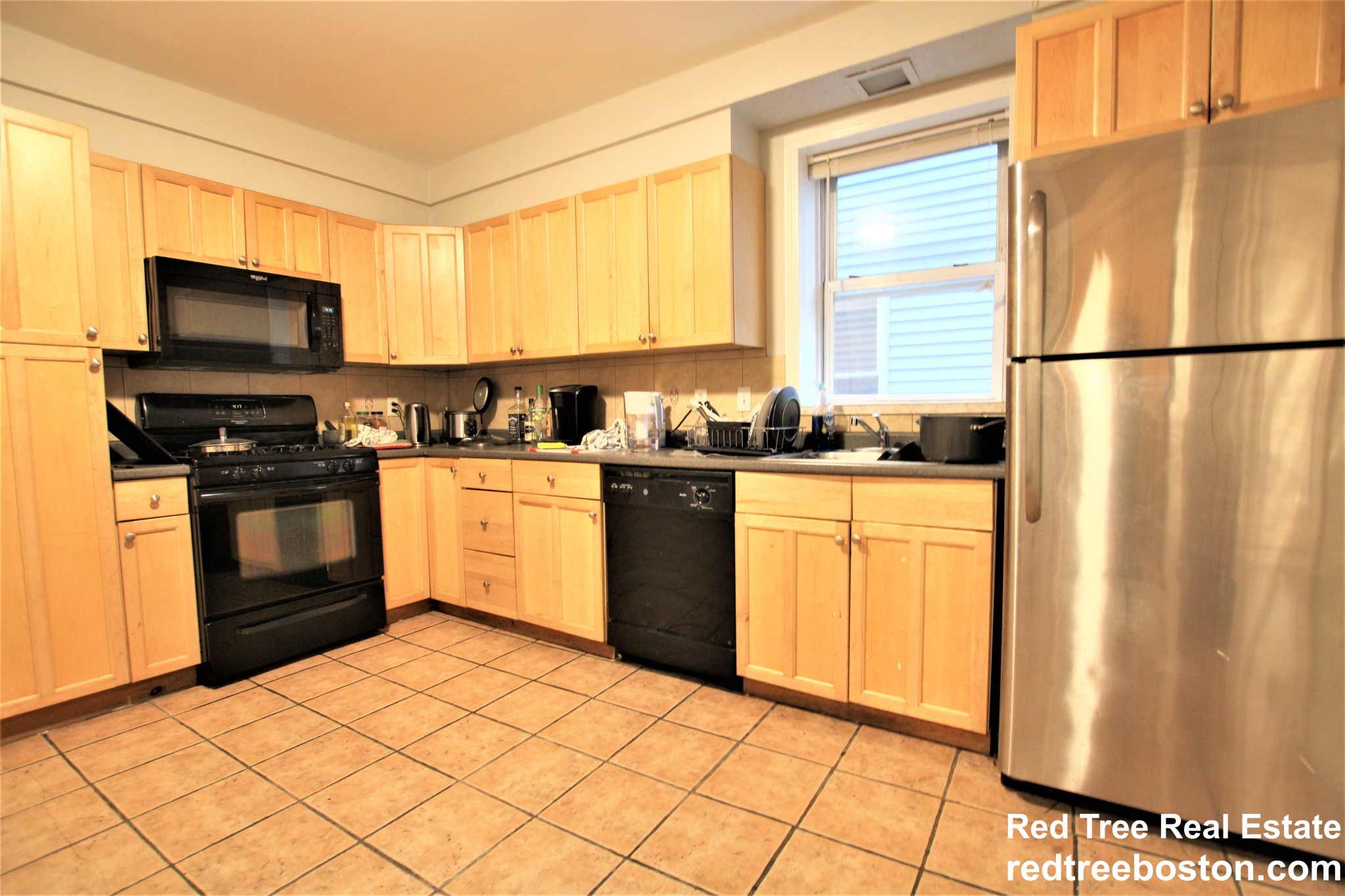 4 bed, 1 bath apartment for rent at 10 Carmel St Unit 2, Mission Hill — photo 2 of 21