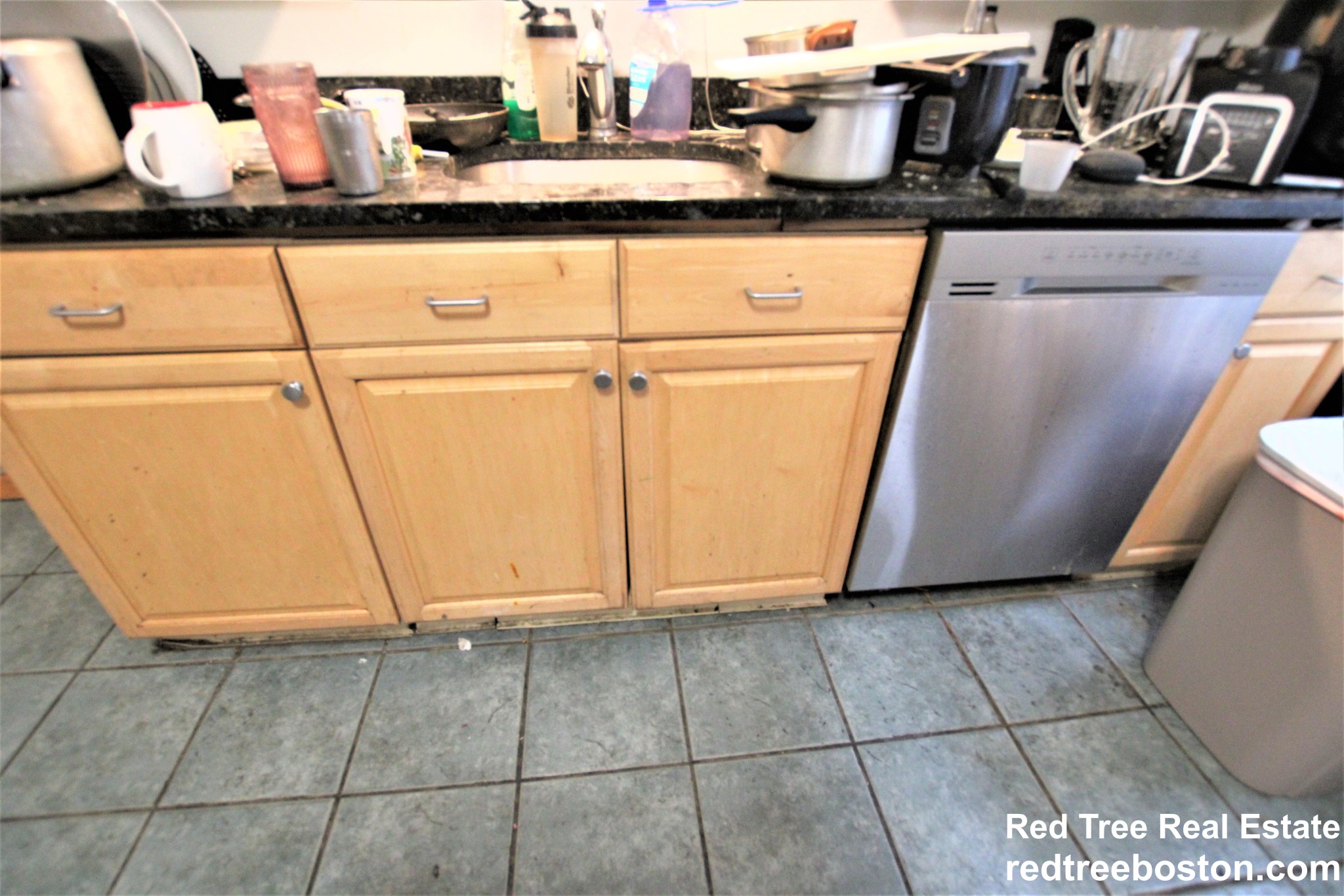 4 bed, 1 bath apartment for rent at 10 Carmel St Unit 3, Mission Hill — photo 3 of 21