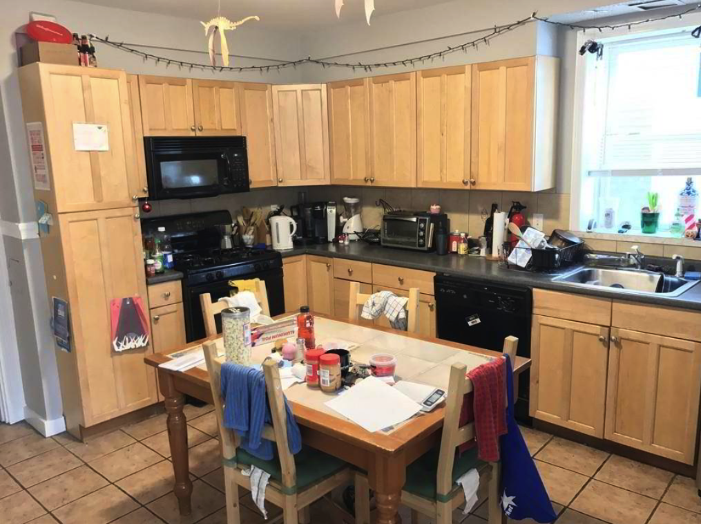 4 bed, 1 bath apartment for rent at 10 Carmel St Unit 4, Mission Hill — photo 4 of 6