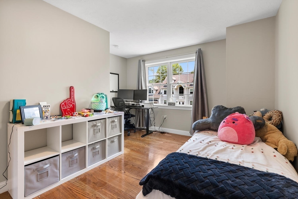 4 bed, 2 bath apartment for rent at 10 Carol Ave, Burlington — photo 31 of 34