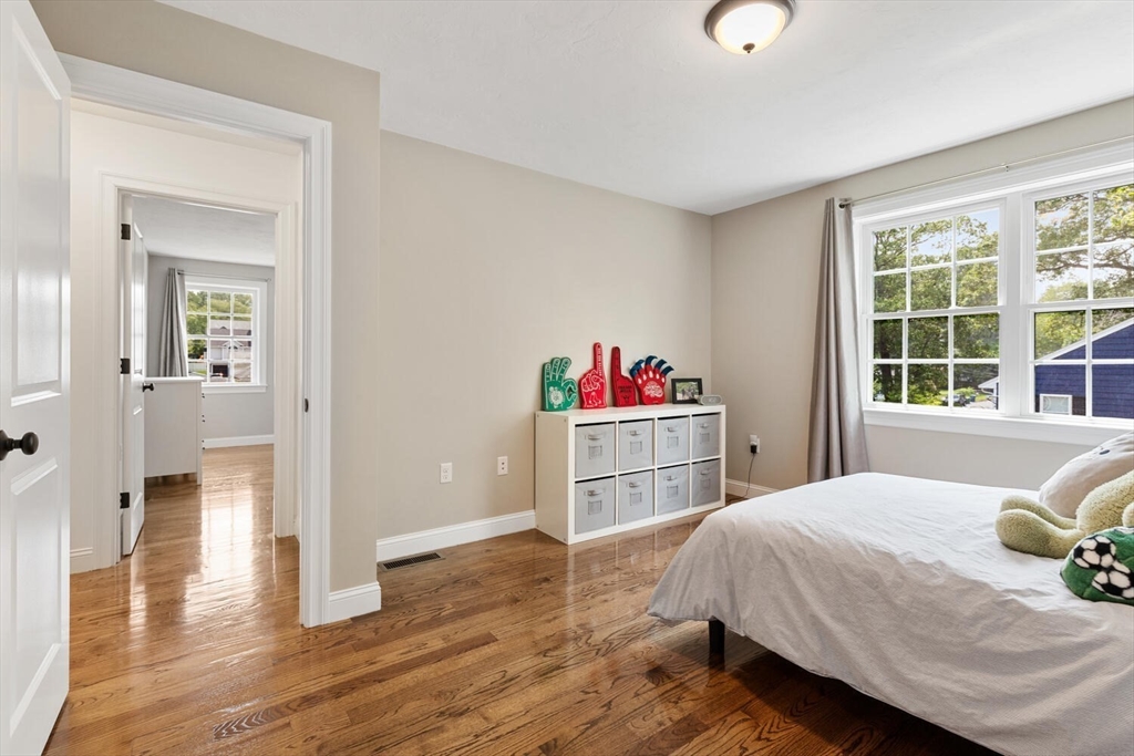 4 bed, 2 bath apartment for rent at 10 Carol Ave, Burlington — photo 27 of 34