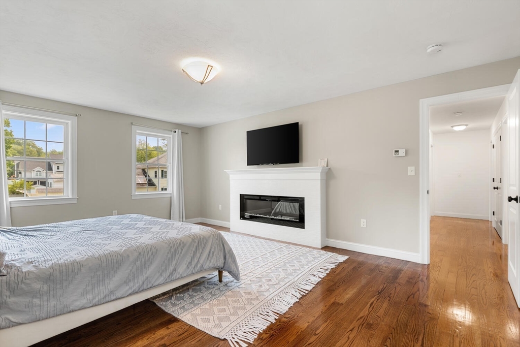 4 bed, 2 bath apartment for rent at 10 Carol Ave, Burlington — photo 24 of 34