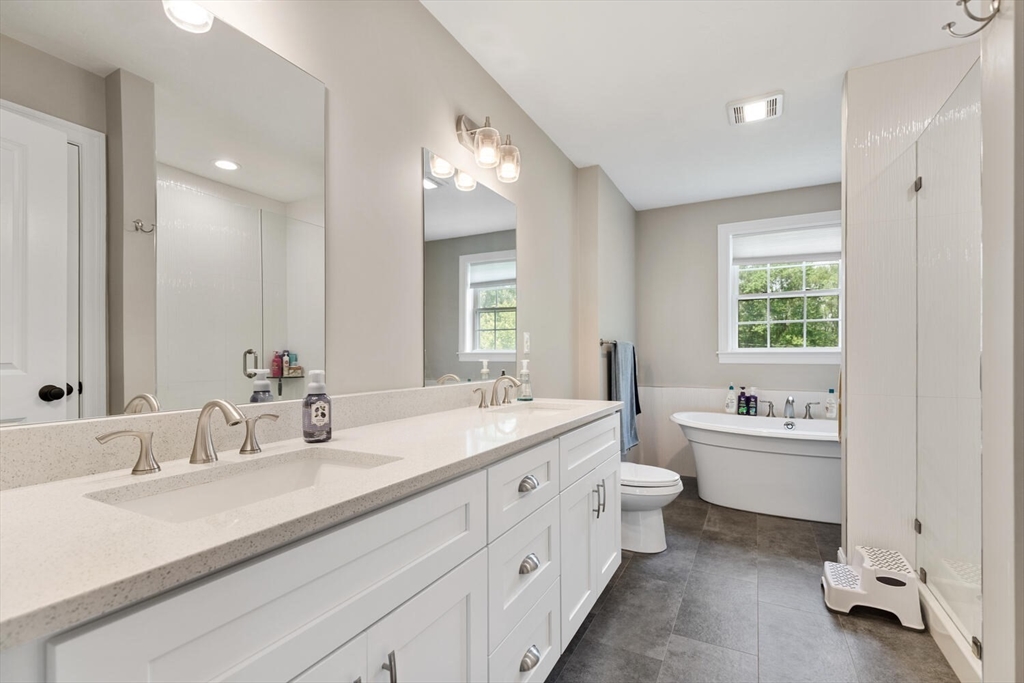 4 bed, 2 bath apartment for rent at 10 Carol Ave, Burlington — photo 26 of 34