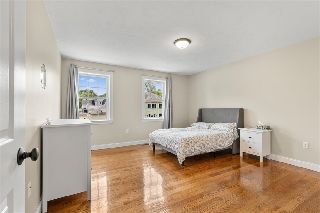 4 bed, 2 bath apartment for rent at 10 Carol Ave, Burlington — photo 23 of 34