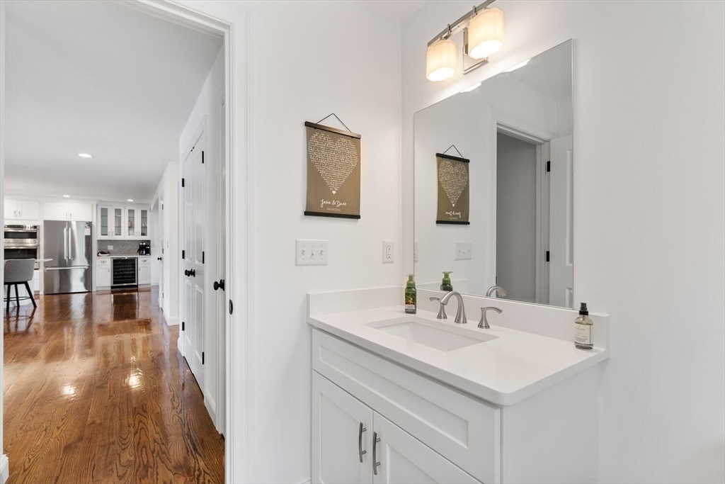 4 bed, 2 bath apartment for rent at 10 Carol Ave, Burlington — photo 18 of 34