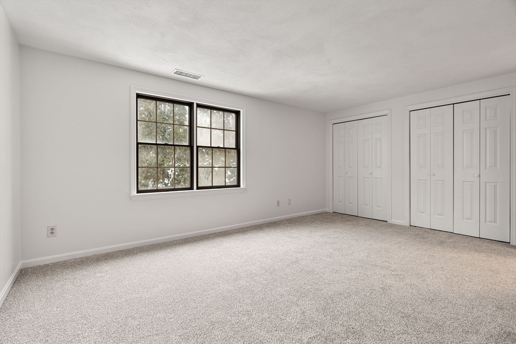 2 bed, 1 bath apartment for rent at 10 Carriage Ct Unit 10, Merrimac — photo 13 of 20