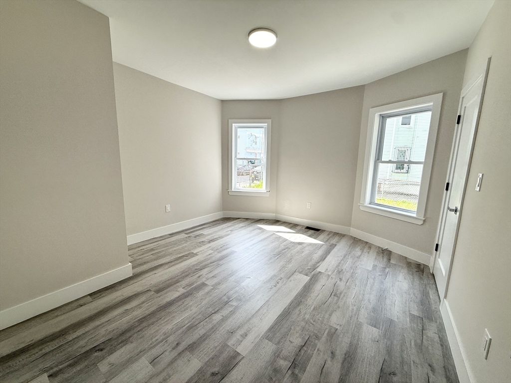 4 bed, 3 bath apartment for rent at 10 Cawfield St Unit 1, Dorchester — photo 5 of 14