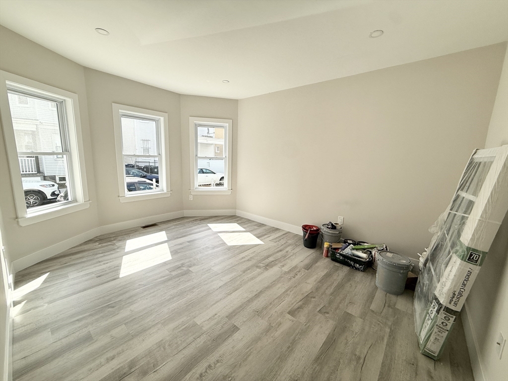 4 bed, 3 bath apartment for rent at 10 Cawfield St Unit 1, Dorchester — photo 4 of 14