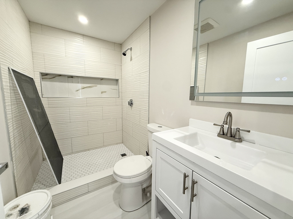 4 bed, 3 bath apartment for rent at 10 Cawfield St Unit 1, Dorchester — photo 10 of 14