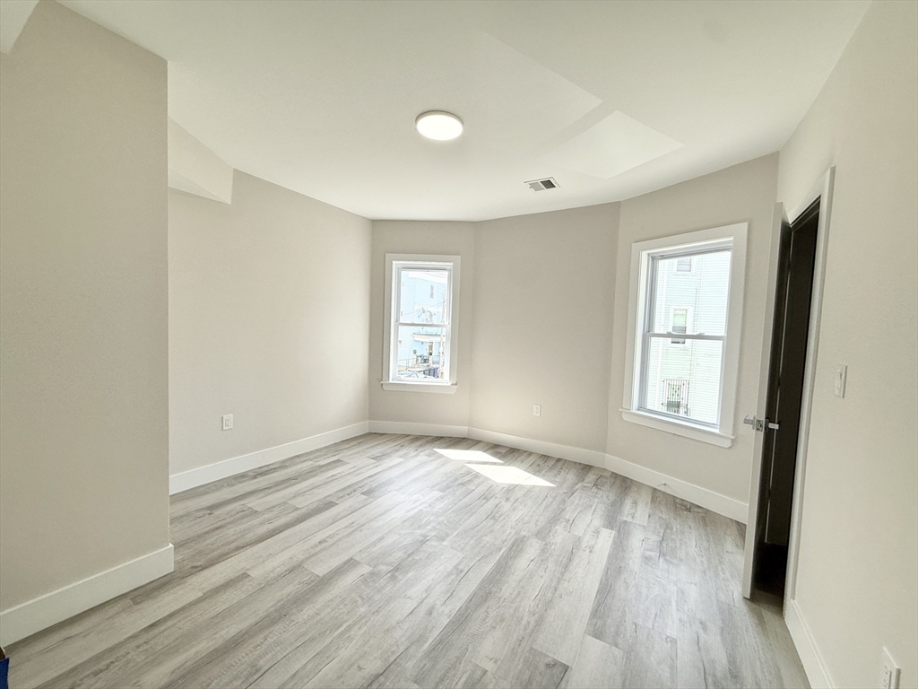 3 bed, 2 bath apartment for rent at 10 Cawfield St Unit 2, Dorchester — photo 3 of 9