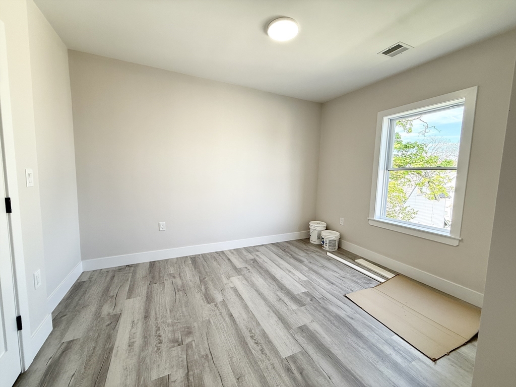 3 bed, 2 bath apartment for rent at 10 Cawfield St Unit 3, Dorchester — photo 3 of 8