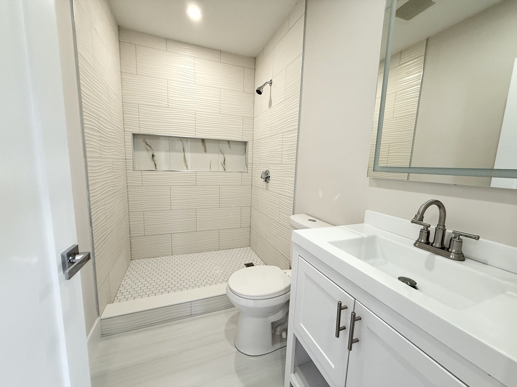 3 bed, 2 bath apartment for rent at 10 Cawfield St Unit 3, Dorchester — photo 6 of 8