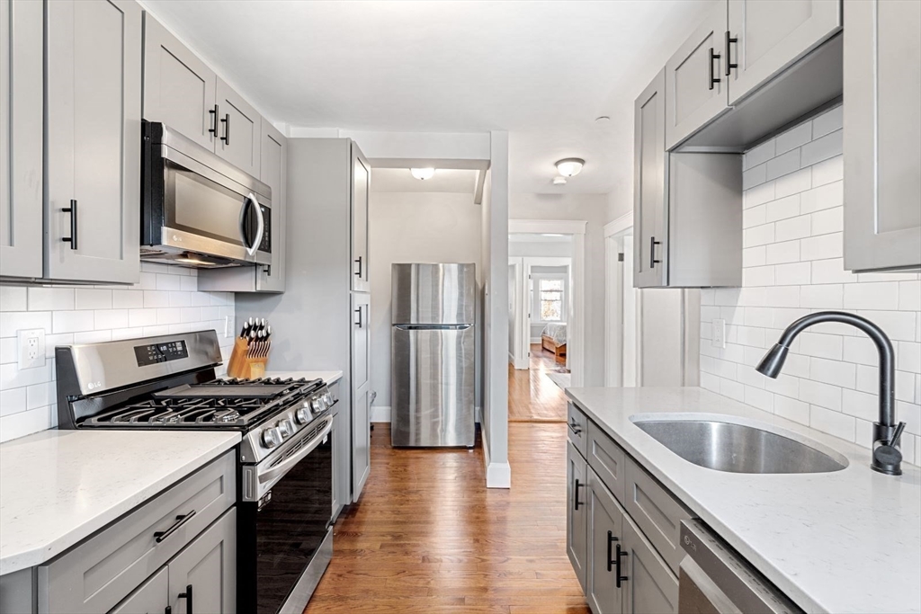2 bed, 1 bath apartment for rent at 10 Centre Ave Unit 1, Dorchester — photo 6 of 24