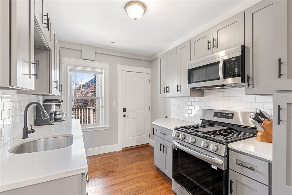 2 bed, 1 bath apartment for rent at 10 Centre Ave Unit 1, Dorchester — photo 8 of 24