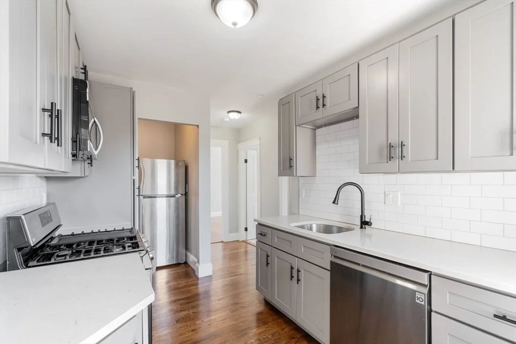 2 bed, 1 bath apartment for rent at 10 Centre Ave Unit 6, Dorchester — photo 3 of 22