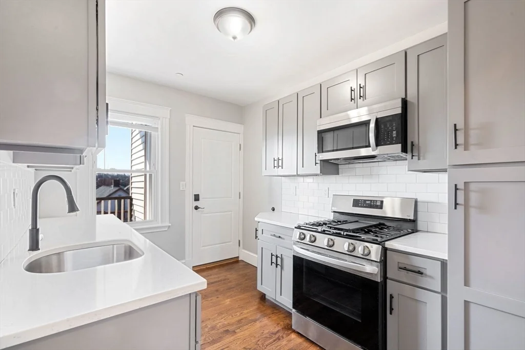 2 bed, 1 bath apartment for rent at 10 Centre Ave Unit 6, Dorchester — photo 2 of 22