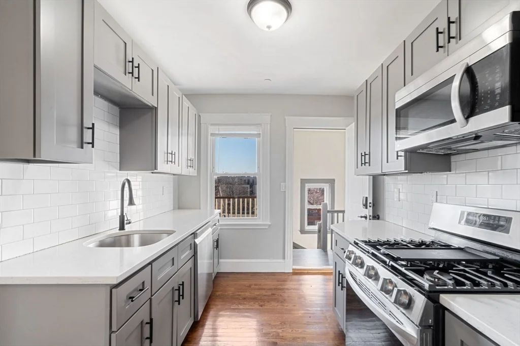 2 bed, 1 bath apartment for rent at 10 Centre Ave Unit 6, Dorchester