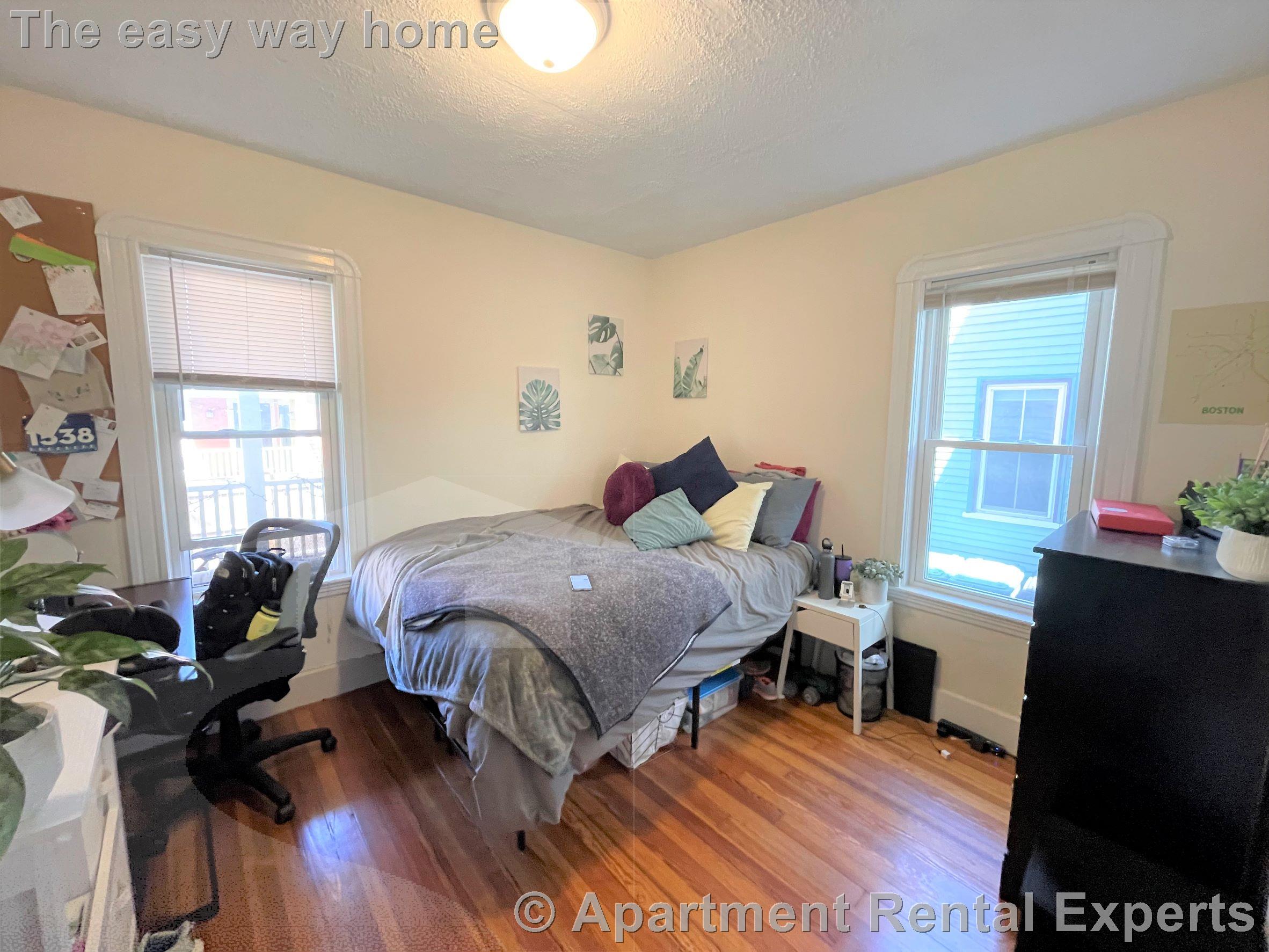 3 bed, 1 bath apartment for rent at 10 Chandler St Unit 1, Davis Square — photo 10 of 15