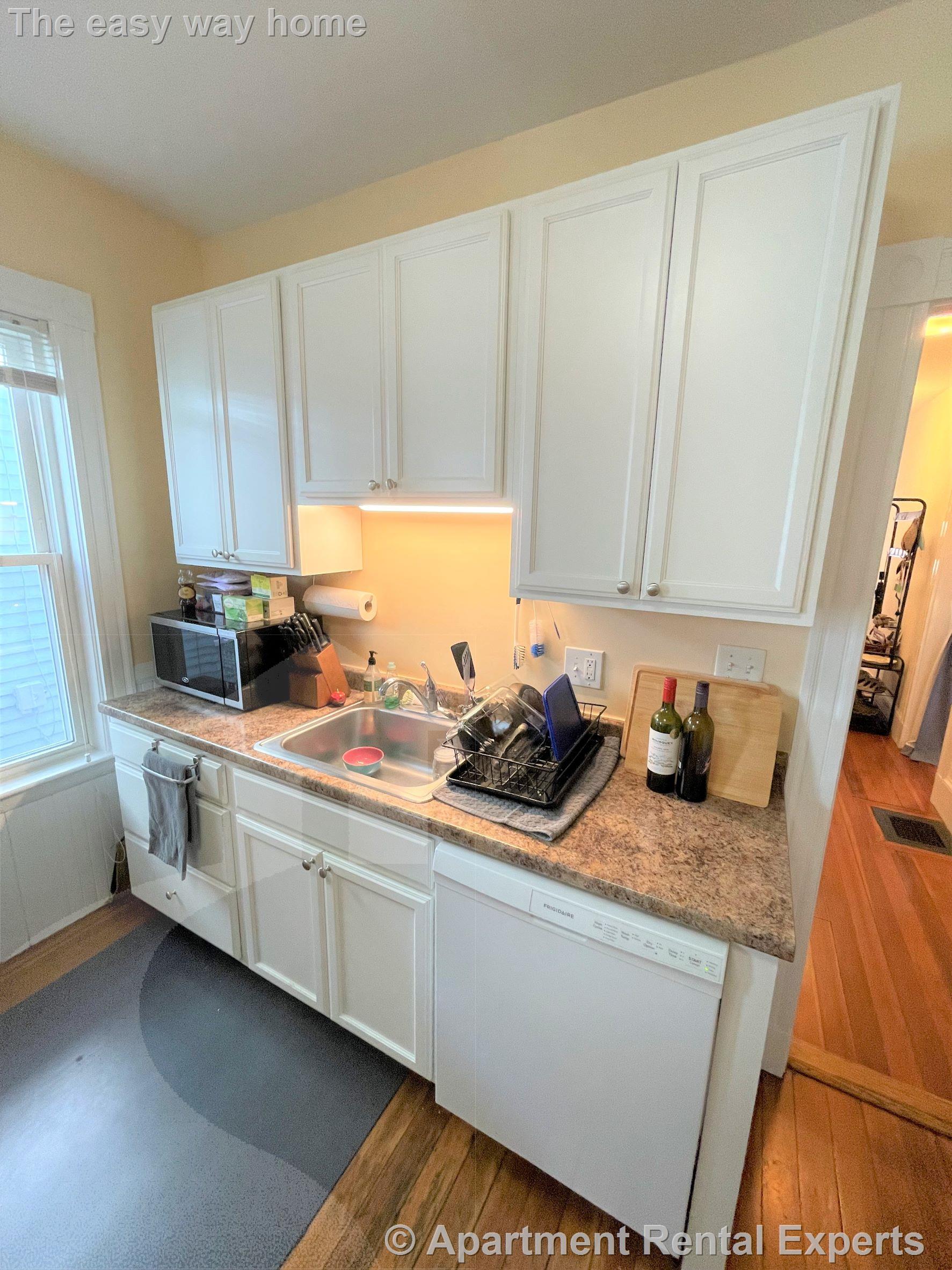 3 bed, 1 bath apartment for rent at 10 Chandler St Unit 1, Davis Square — photo 4 of 15