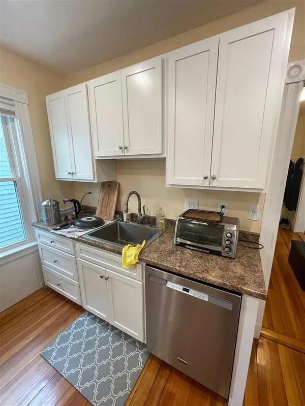3 bed, 1 bath apartment for rent at 10 Chandler St Unit 2a, Tufts — photo 7 of 16