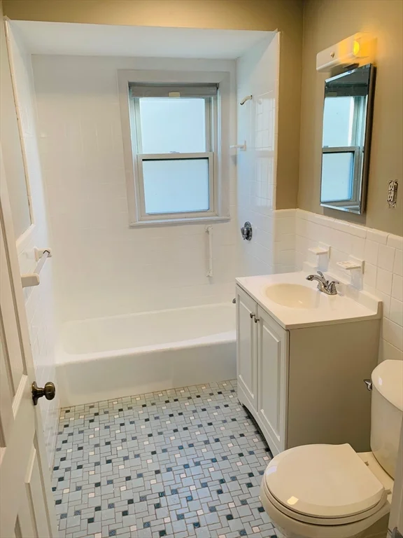 3 bed, 1 bath apartment for rent at 10 Chapman St Unit 1, Watertown — photo 7 of 11