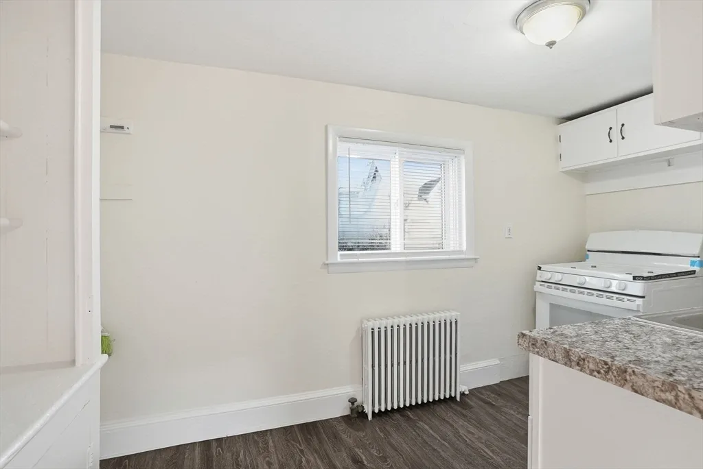 3 bed, 1 bath apartment for rent at 10-12 Charles Unit 2, Winthrop — photo 6 of 22