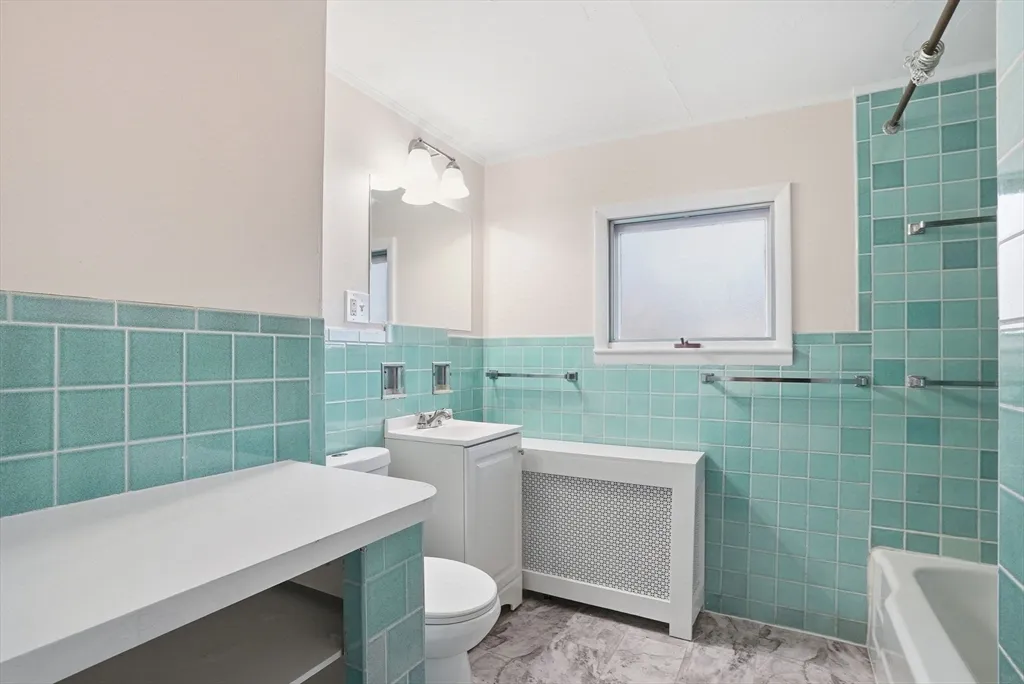 3 bed, 1 bath apartment for rent at 10-12 Charles Unit 2, Winthrop — photo 21 of 22