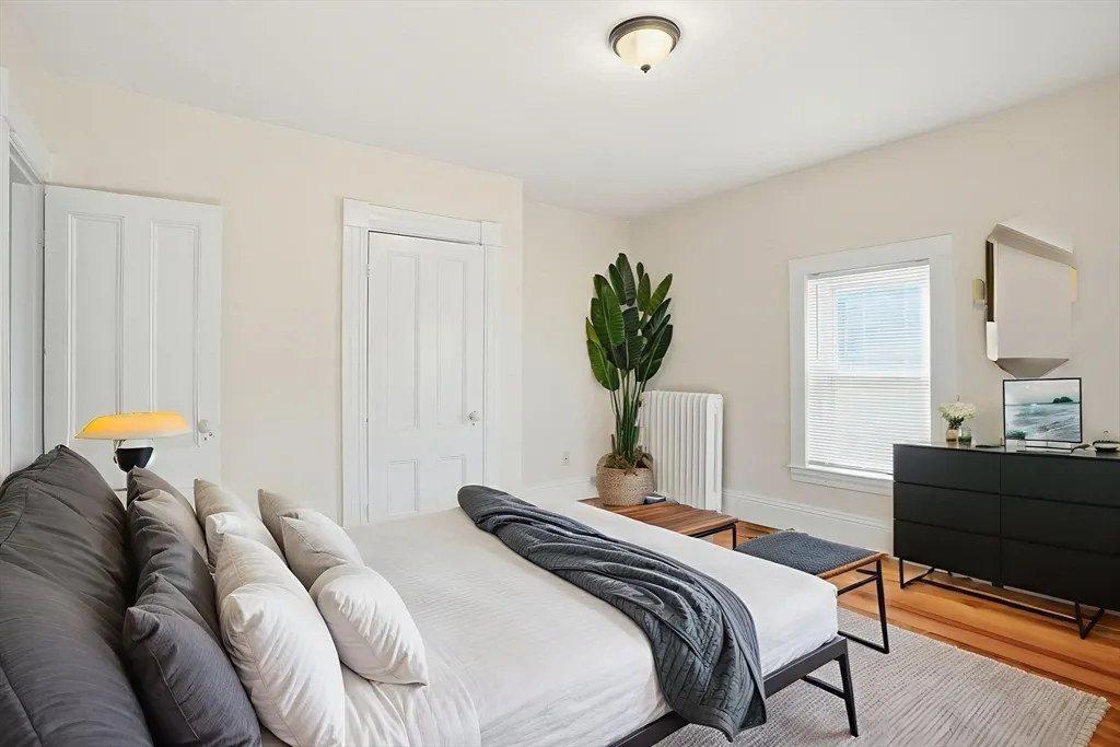 3 bed, 1 bath apartment for rent at 10-12 Charles Unit 2, Winthrop — photo 9 of 22