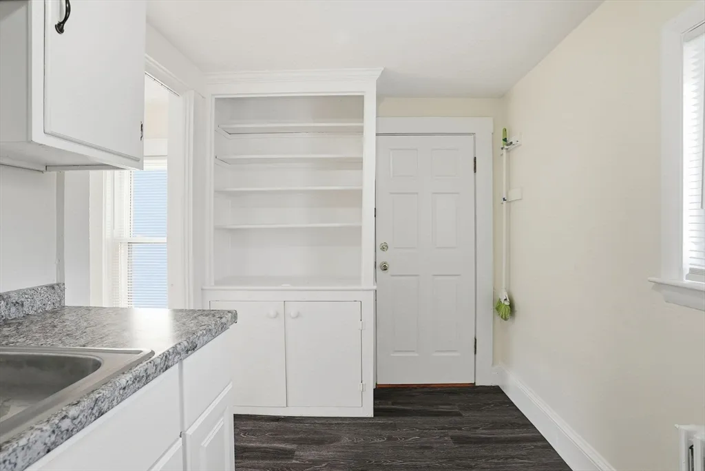 3 bed, 1 bath apartment for rent at 10-12 Charles Unit 2, Winthrop — photo 7 of 22