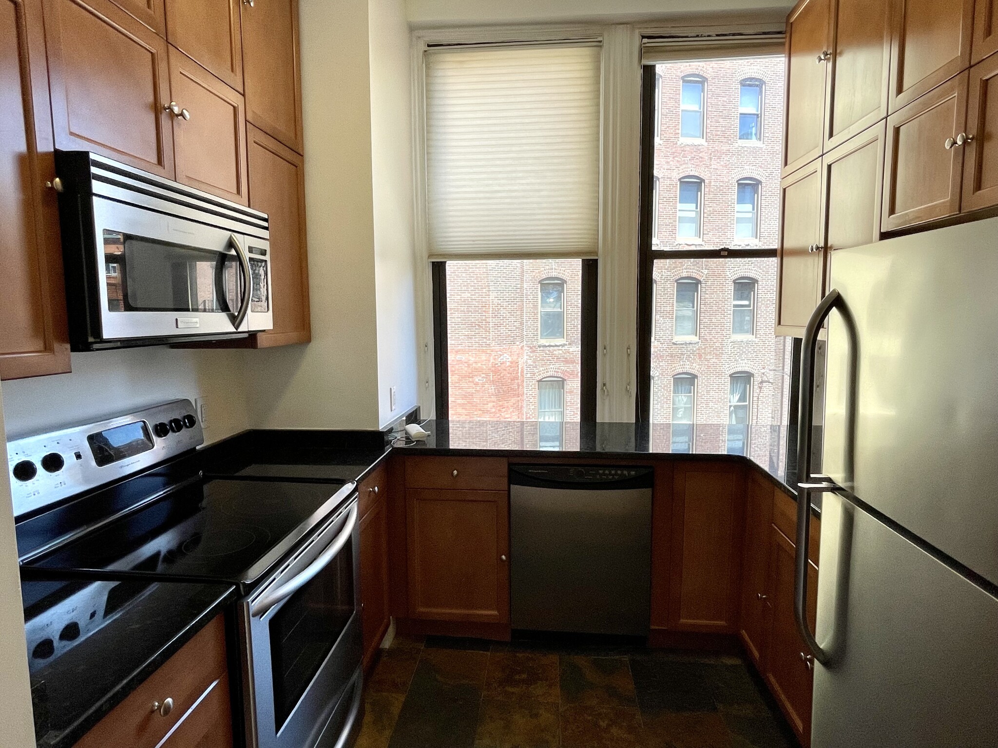 2 bed, 2 bath apartment for rent at 10 Charlesgate Unit 304, Back Bay — photo 5 of 10