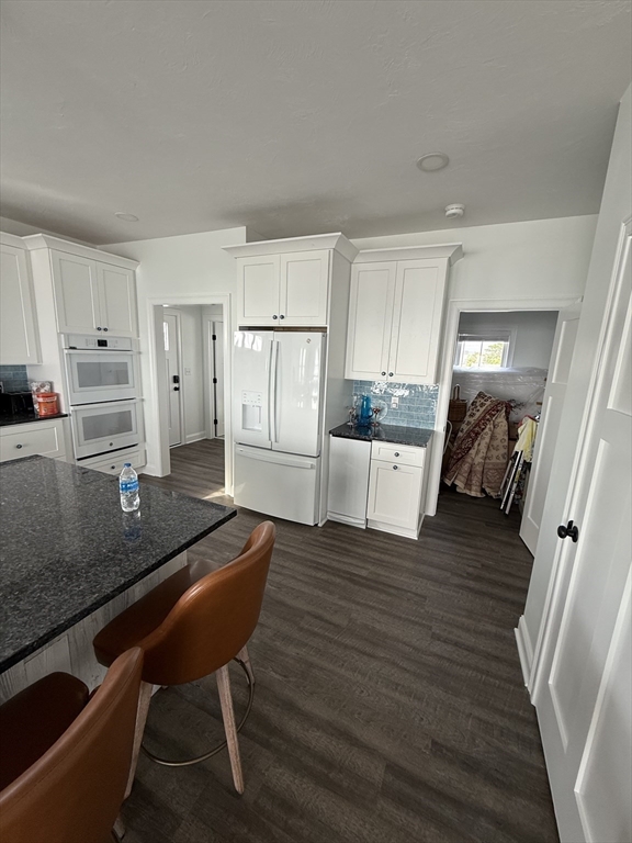 4 bed, 4+ bath apartment for rent at 10 Charlotte St, Rexhame — photo 3 of 22