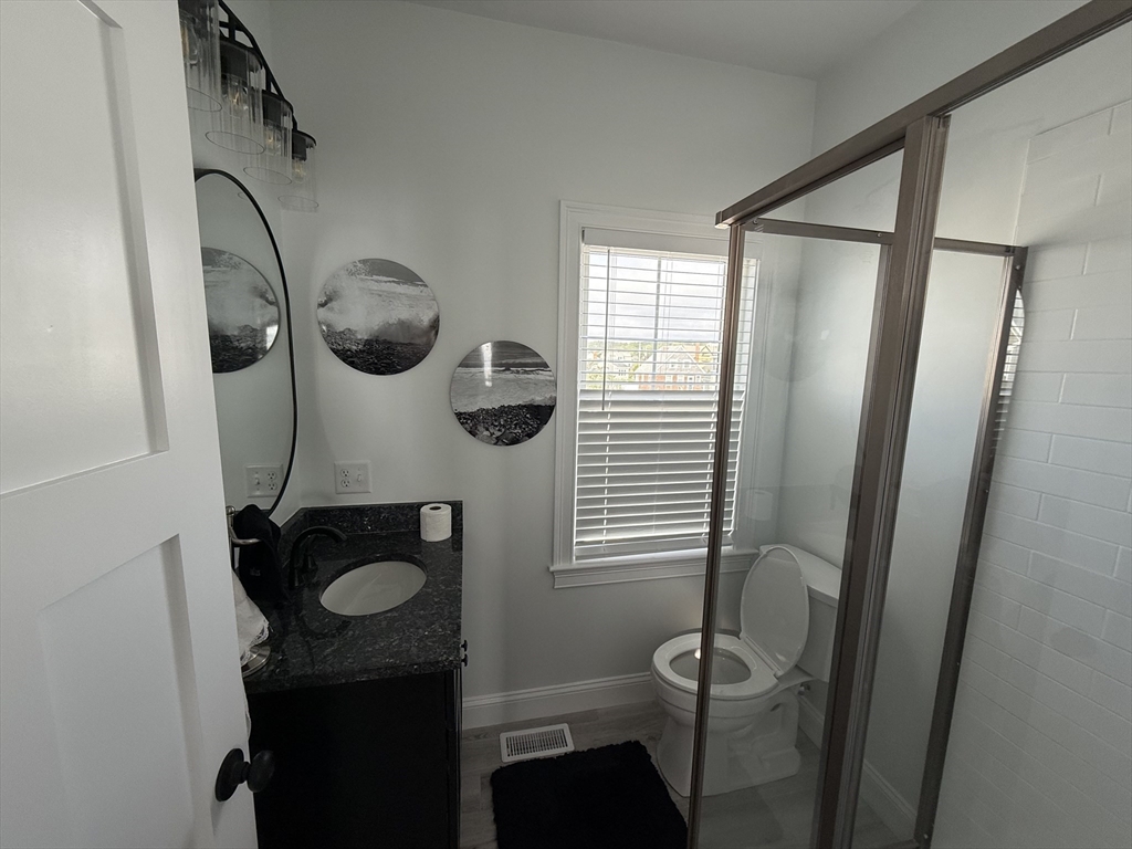 4 bed, 4+ bath apartment for rent at 10 Charlotte St, Rexhame — photo 4 of 22