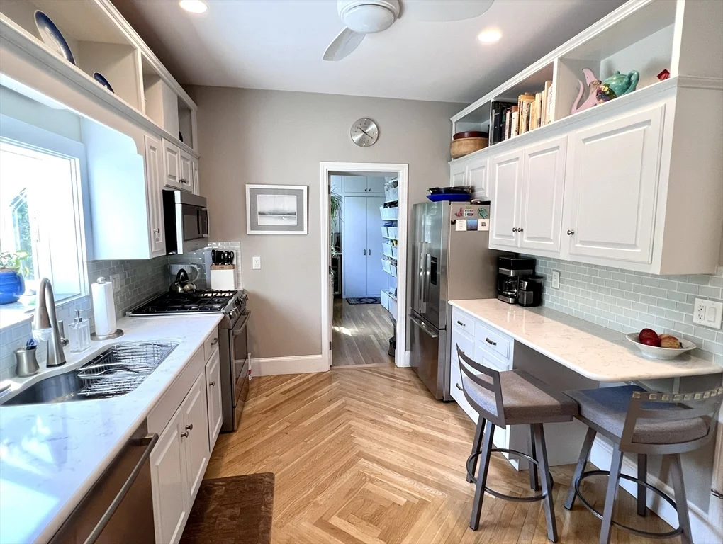 1 bed, 1 bath apartment for rent at 10 Chester Unit 5, Cambridge — photo 2 of 12