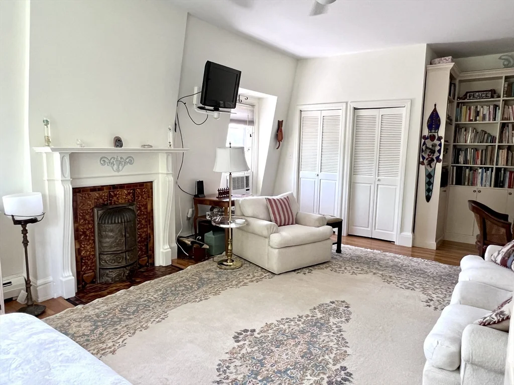 1 bed, 1 bath apartment for rent at 10 Chester Unit 5, Cambridge — photo 9 of 12