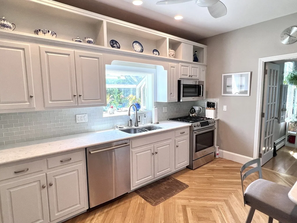 1 bed, 1 bath apartment for rent at 10 Chester Unit 5, Cambridge — photo 3 of 12