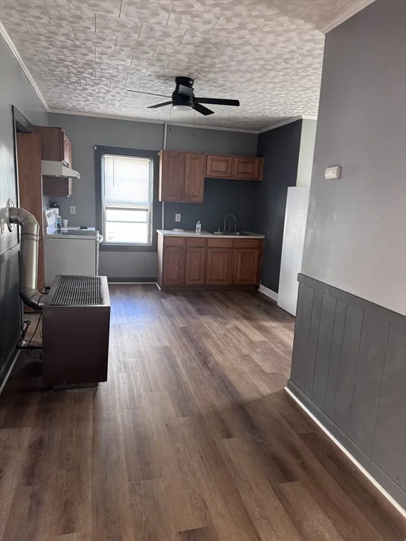 2 bed, 1 bath apartment for rent at 10 Choate Unit 2, Fall River — photo 4 of 10