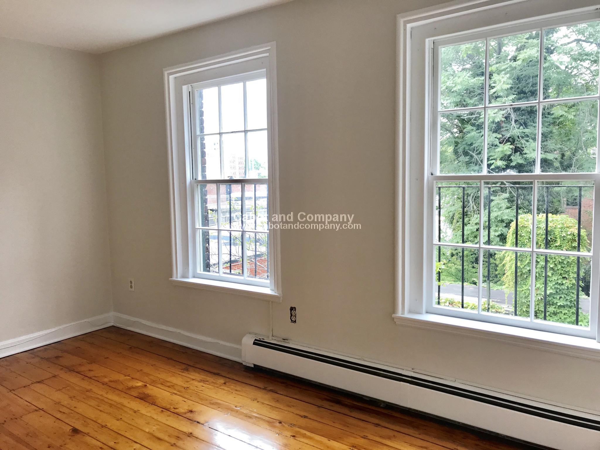 2 bed, 1 bath apartment for rent at 10 Church St Unit 3, Back Bay — photo 3 of 4