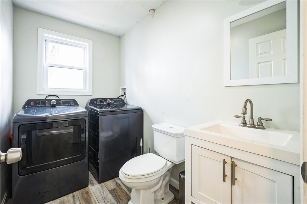 3 bed, 1 bath apartment for rent at 10 Clapp St Unit B, Worcester — photo 13 of 20