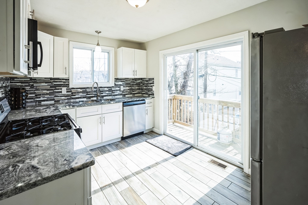 3 bed, 1 bath apartment for rent at 10 Clapp St Unit B, Worcester — photo 19 of 20