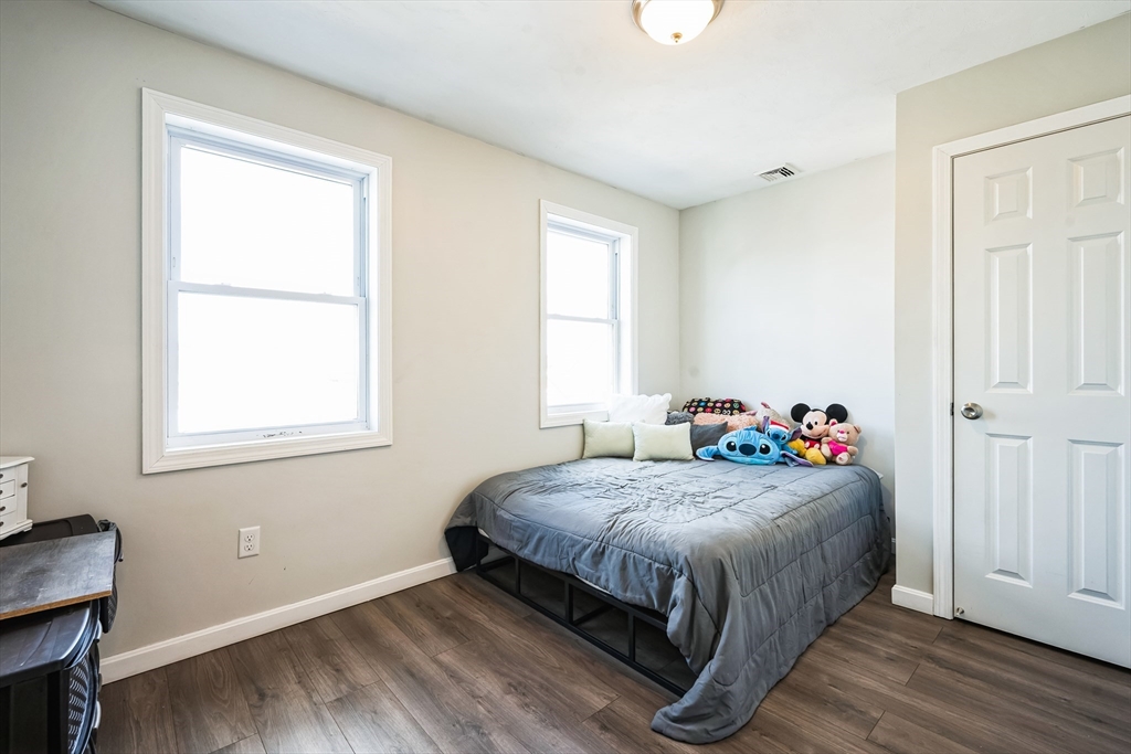3 bed, 1 bath apartment for rent at 10 Clapp St Unit B, Worcester — photo 7 of 20