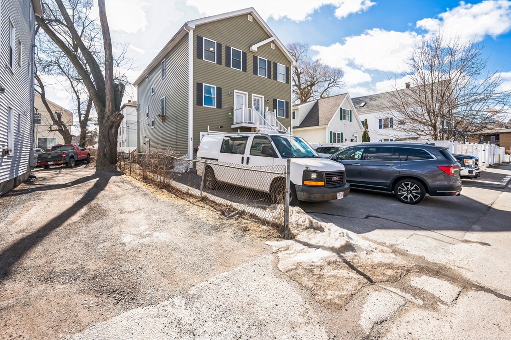 3 bed, 1 bath apartment for rent at 10 Clapp St Unit B, Worcester — photo 18 of 20