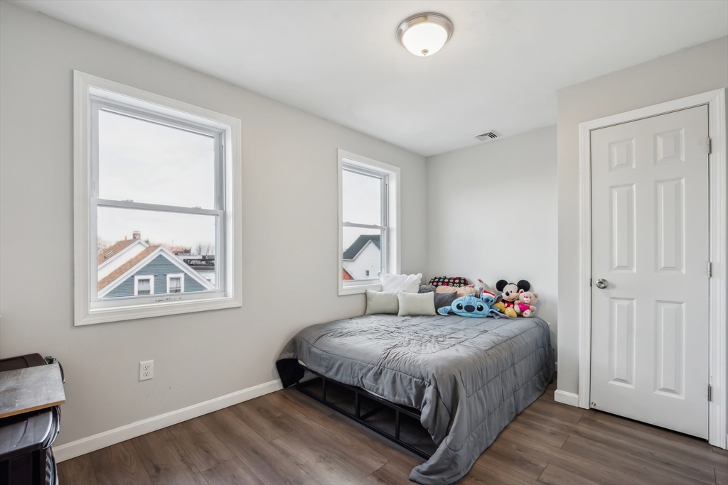 3 bed, 1 bath apartment for rent at 10 Clapp St Unit B, Worcester — photo 9 of 20