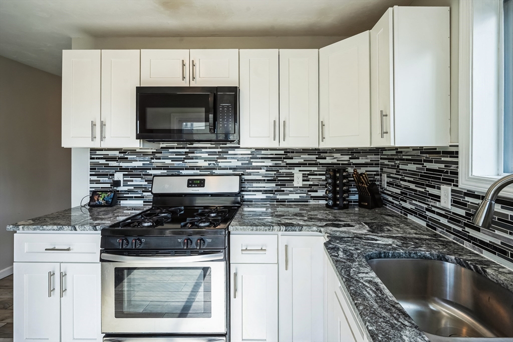 3 bed, 1 bath apartment for rent at 10 Clapp St Unit B, Worcester — photo 1 of 20