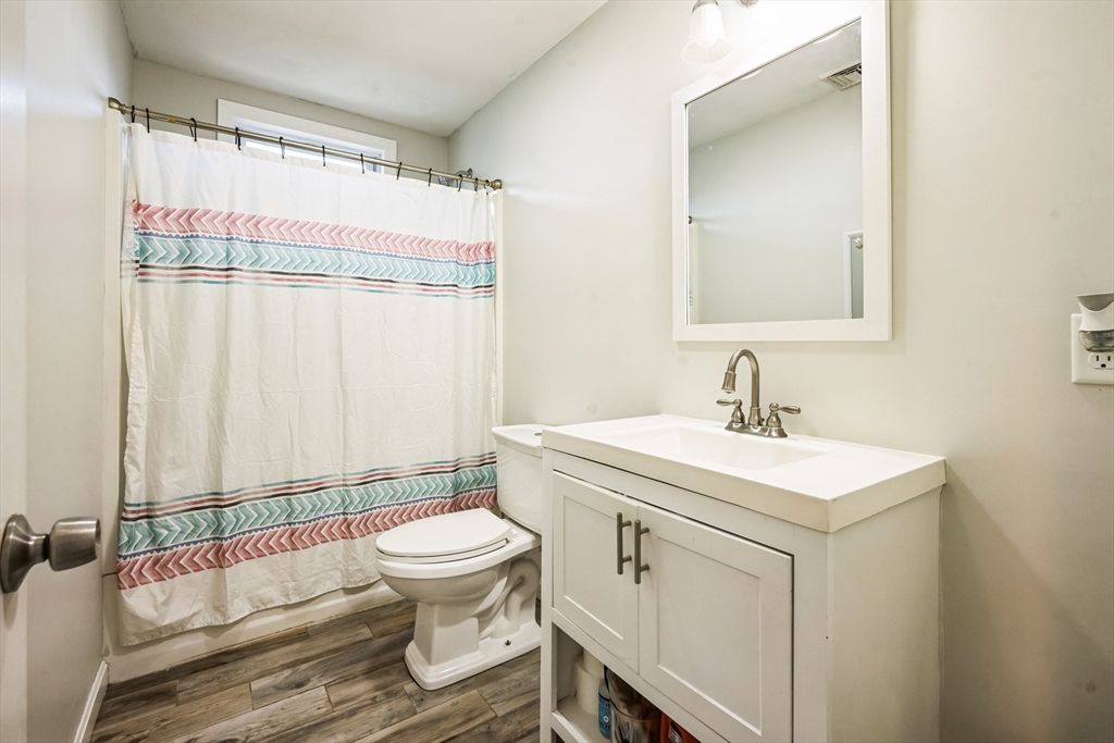 3 bed, 1 bath apartment for rent at 10 Clapp St Unit B, Worcester — photo 15 of 20
