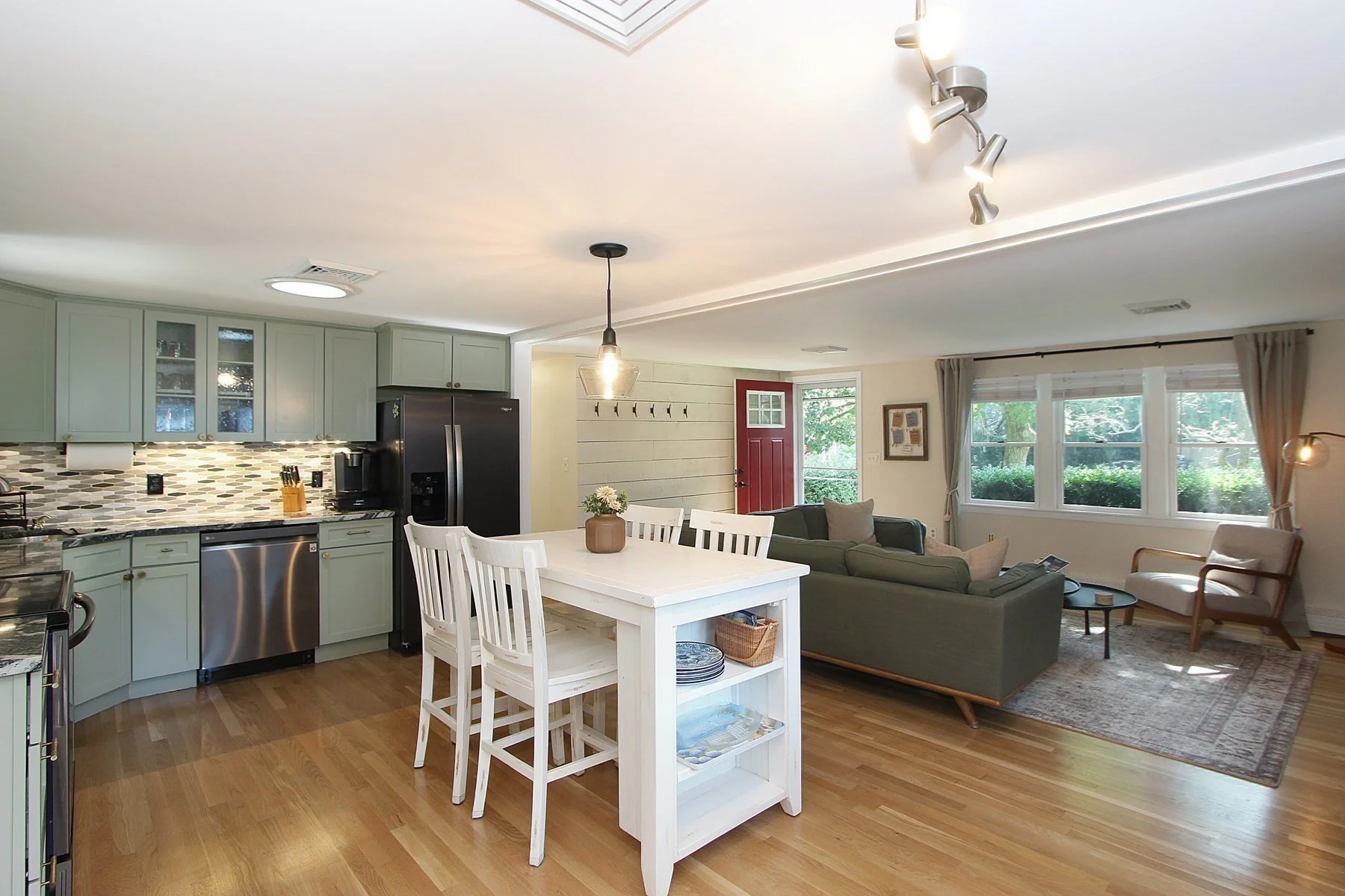 3 bed, 2 bath apartment for rent at 10 Clement, Sandwich — photo 6 of 34