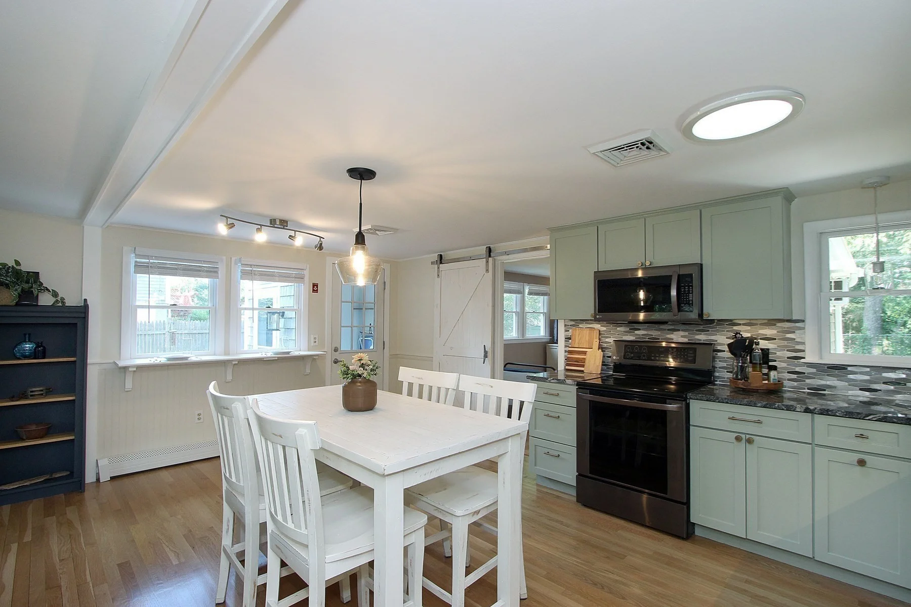 3 bed, 2 bath apartment for rent at 10 Clement, Sandwich — photo 9 of 34